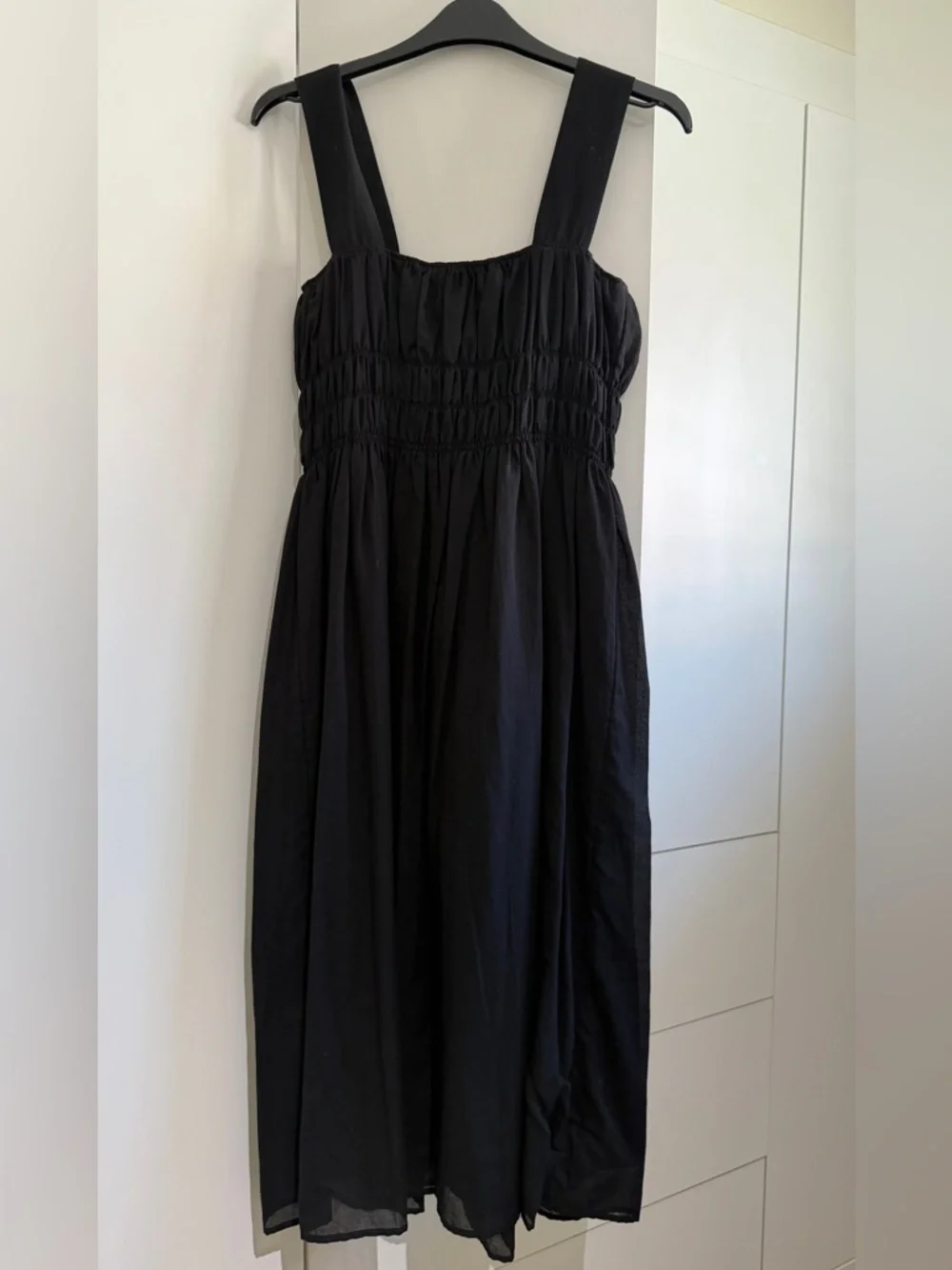 Burberry Black Sleeveless Midi Dress with Wide Straps NEW 2 - Picture 6 of 10